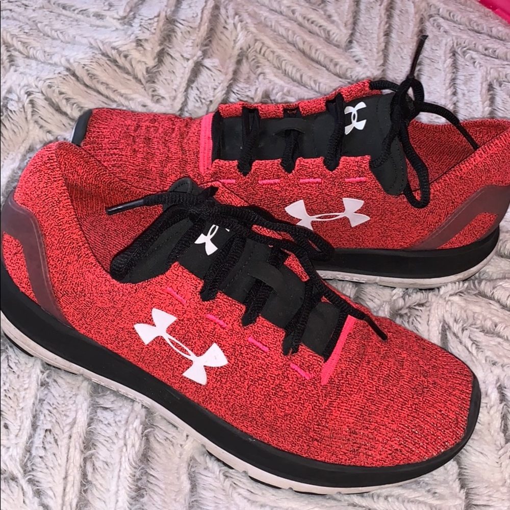 Under armor running shoes 9.5